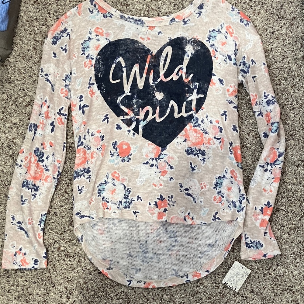 Mudd Girls Light Weight Sweater Blue Heart on Front with floral design NWT
